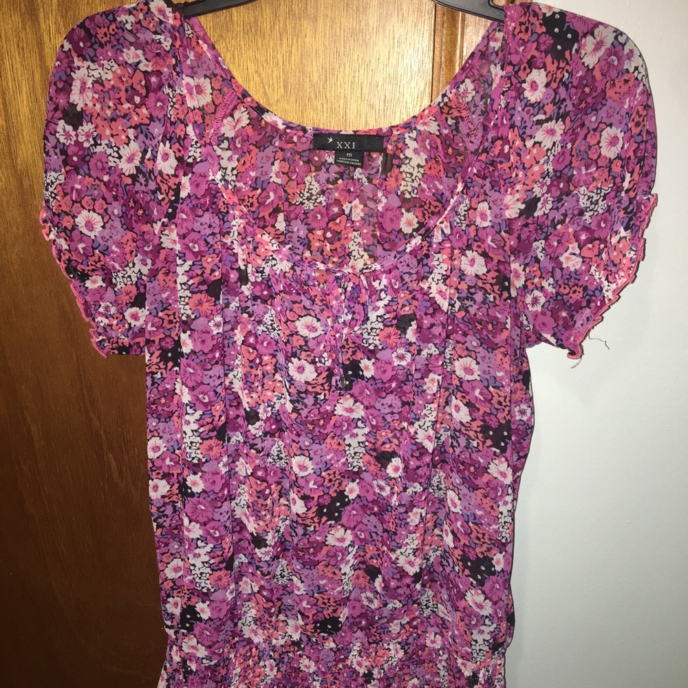 Forever 21 floral top sz M